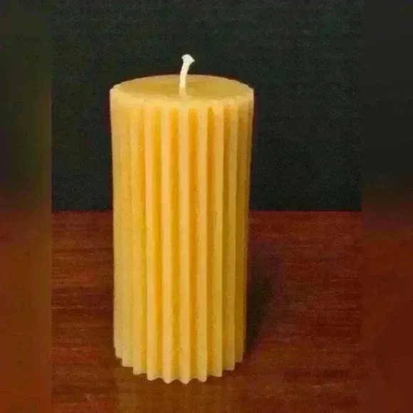 100% Beeswax Hand Crafted Ribbed  Fluted Pillar Candle - Picture 4 of 5